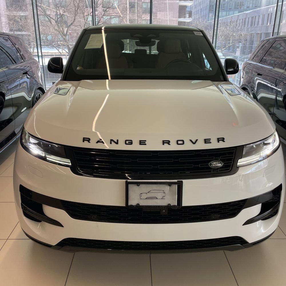 Used 2024 Land Rover Range Rover Sport SE image 10