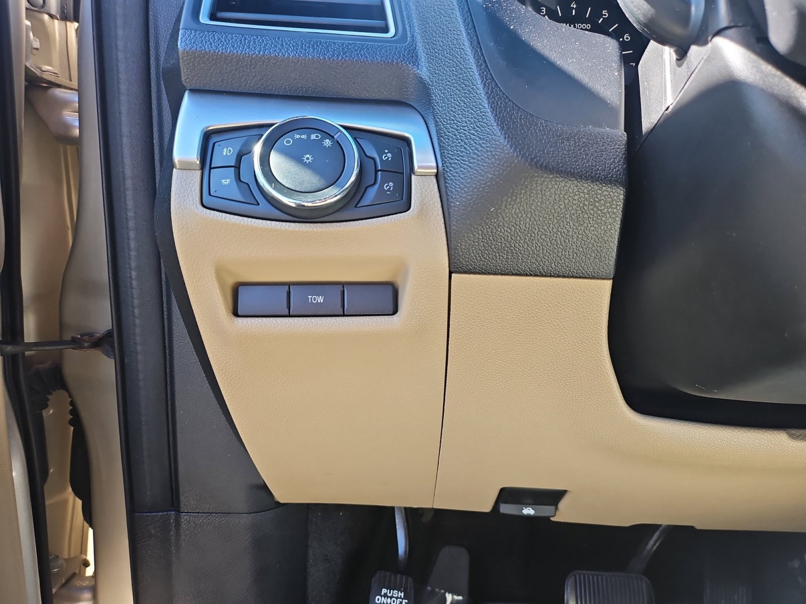 Used 2017 Ford Explorer XLT AWD/4WD image 23