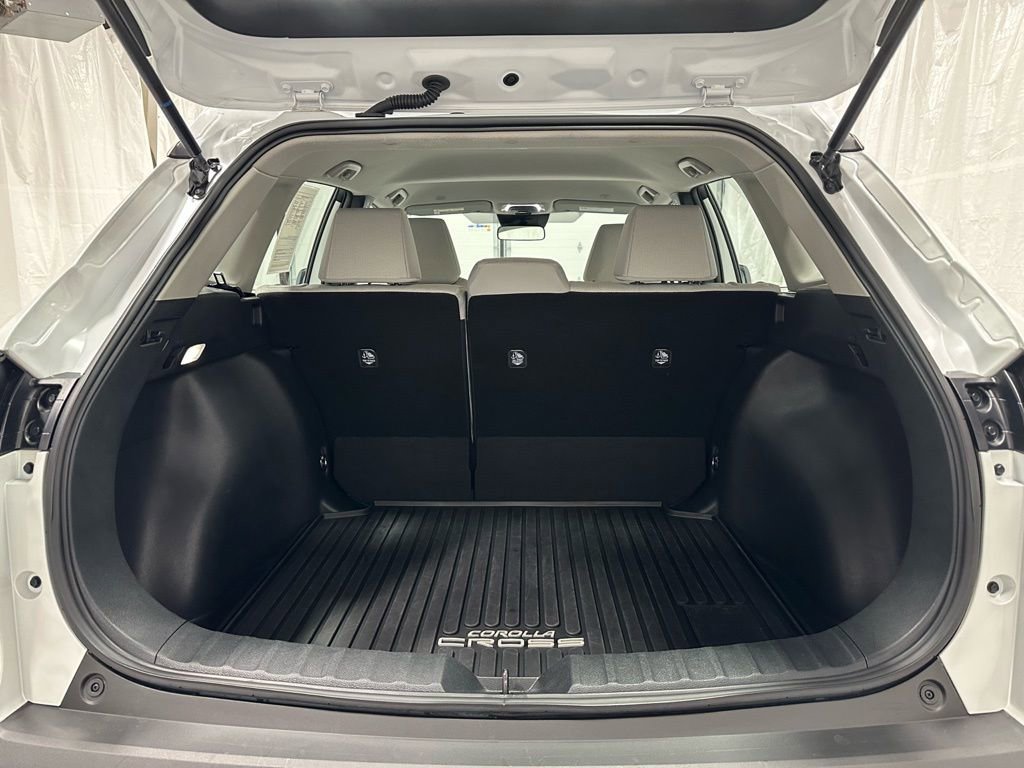 Used 2025 Toyota Corolla Cross L image 48