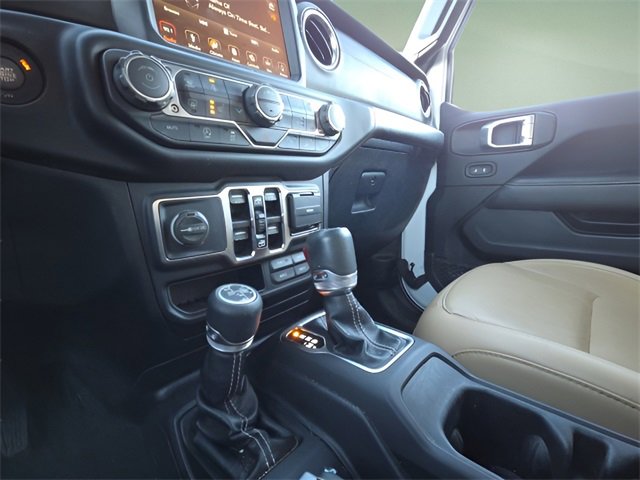 Used 2019 Jeep Wrangler Unlimited Sahara image 30