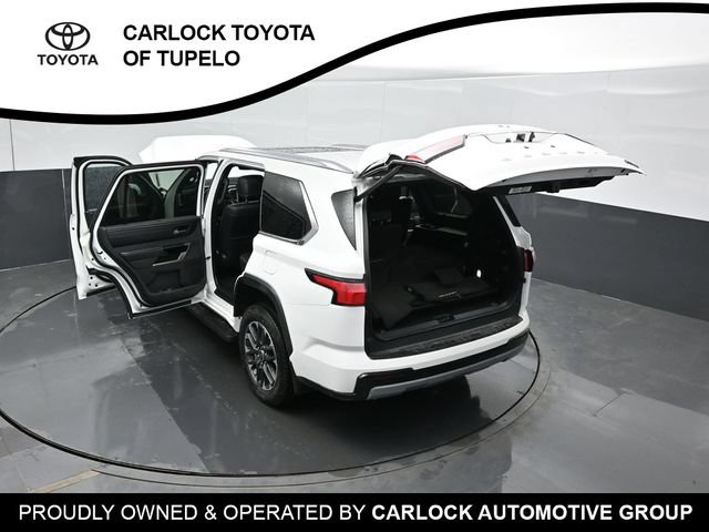 Used 2026 Toyota Sequoia Limited AWD/4WD image 60