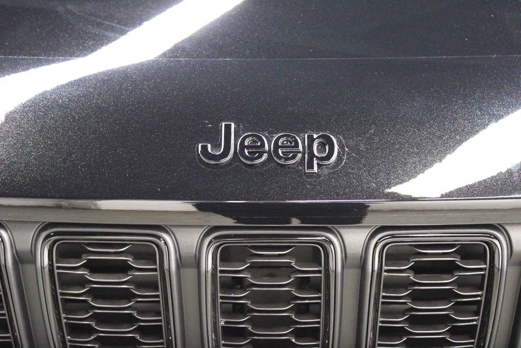 New 2025 Jeep Grand Cherokee Laredo image 36