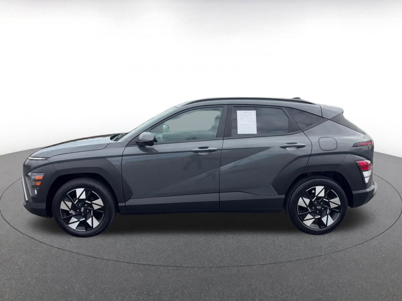 Used 2025 Hyundai Kona SEL image 9