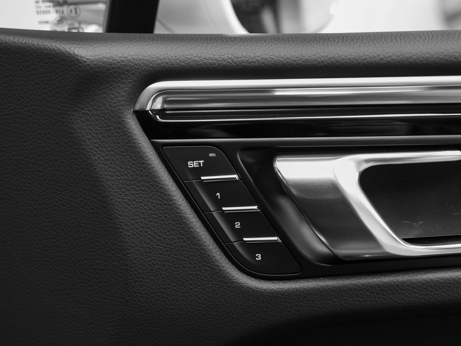 New 2026 Porsche Macan image 21