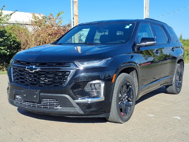 Used 2023 Chevrolet Traverse Premier w/ Redline Edition FWD image 2