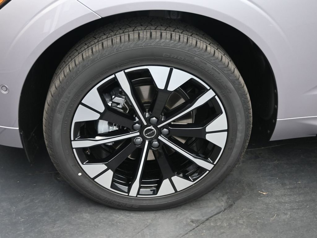New 2026 Volvo XC60 B5 Plus w/ Protection Package Premier image 4