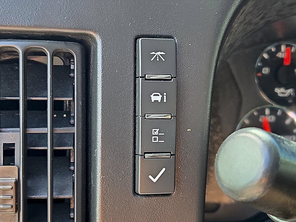 Used 2011 Chevrolet Express 1500 RWD image 24