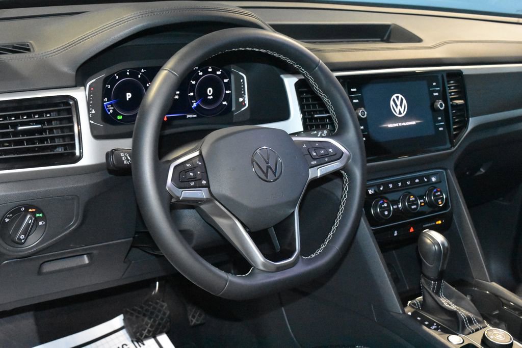 Used 2023 Volkswagen Atlas SE w/ Black Wheel Package AWD/4WD image 2