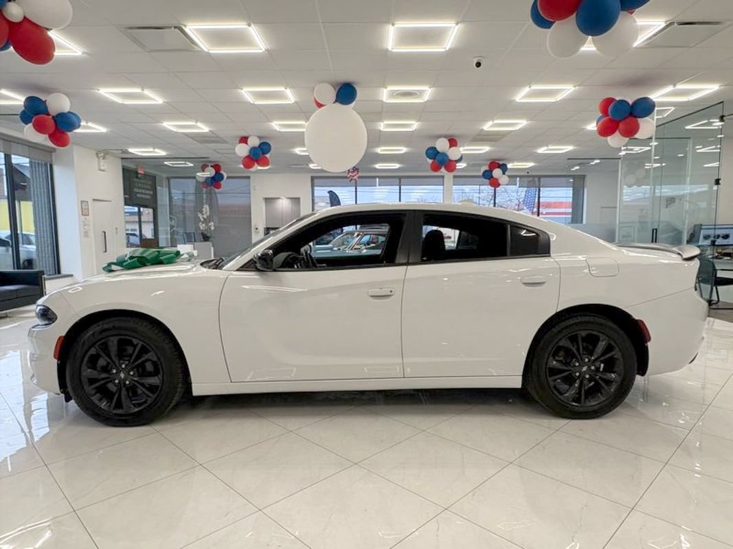 Used 2020 Dodge Charger SXT w/ Blacktop Package AWD/4WD image 4