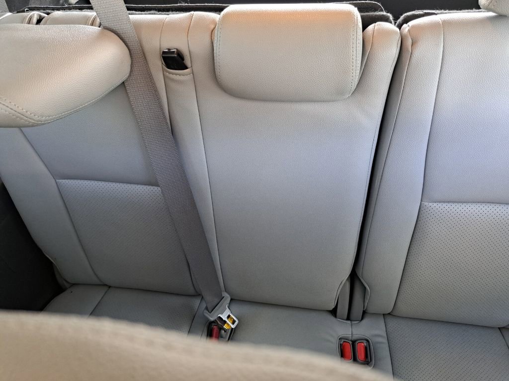 Used 2022 Toyota Highlander LE image 21