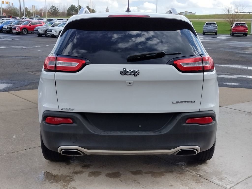 Used 2015 Jeep Cherokee Limited w/ Luxury Group image 6