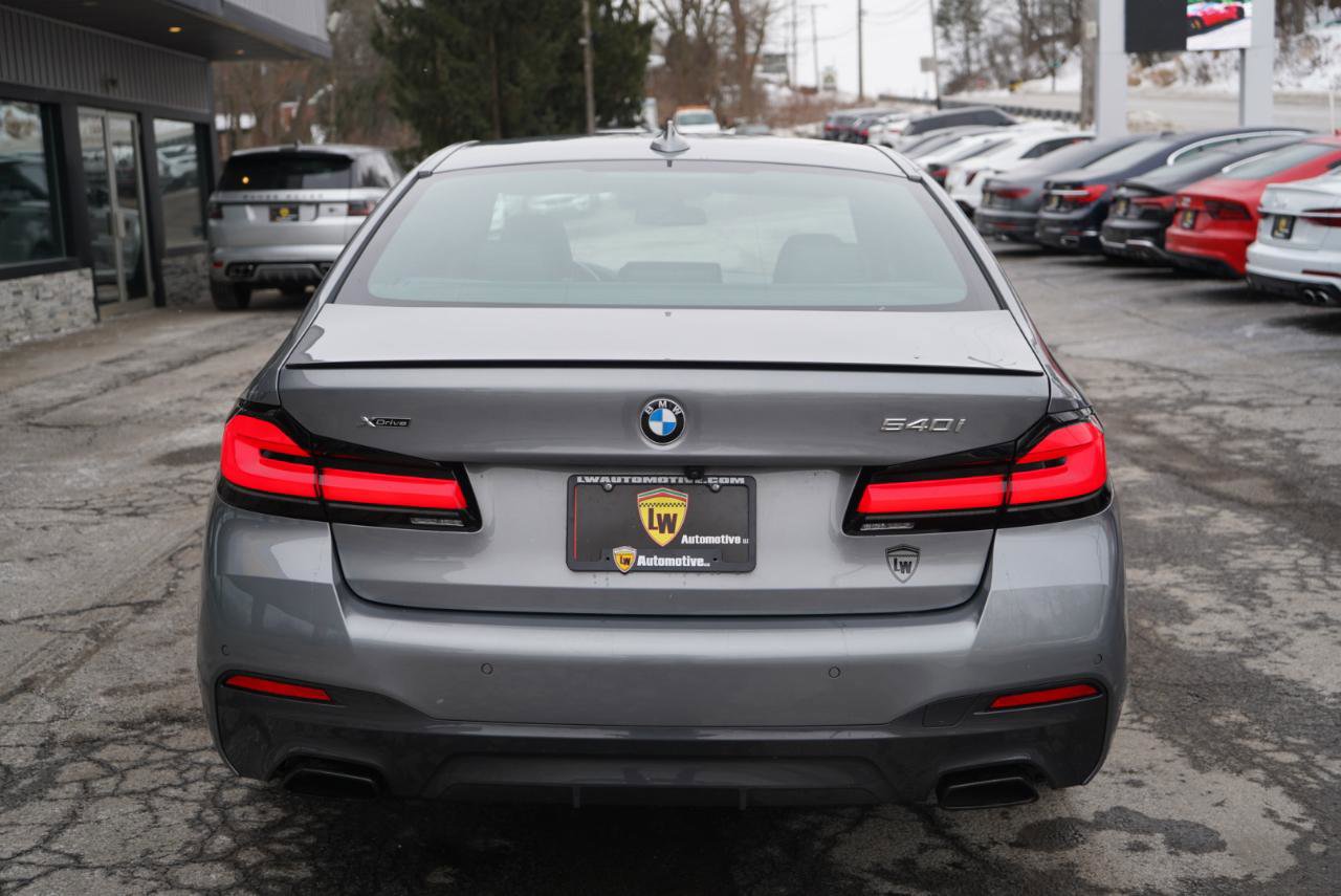 Used 2023 BMW 540i xDrive w/ M Sport Package image 7