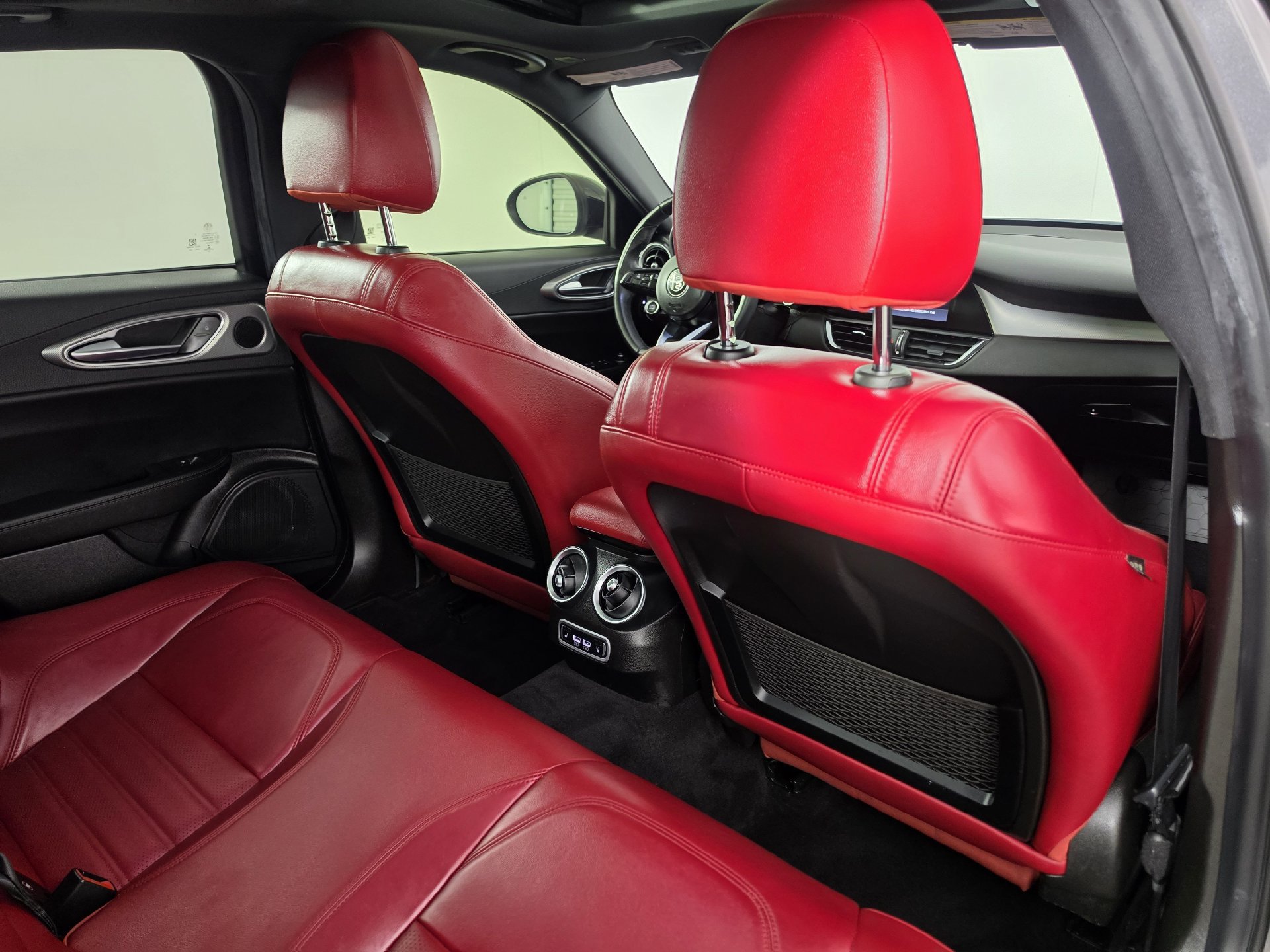 Used 2024 Alfa Romeo Giulia Ti w/ Performance Driving Package RWD image 32