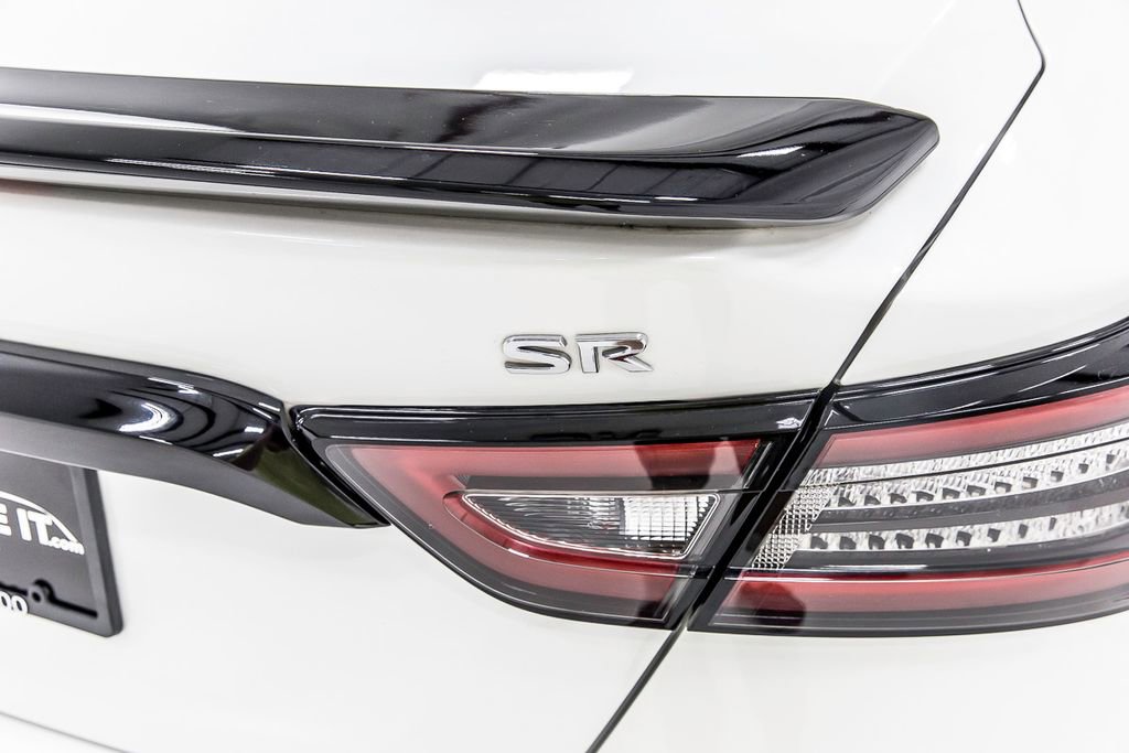 Used 2021 Nissan Maxima SR w/ Sport Mat Group FWD image 5