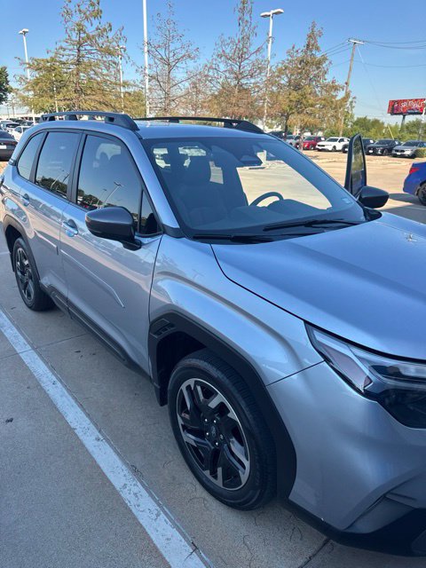 Used 2025 Subaru Forester Limited AWD/4WD image 12