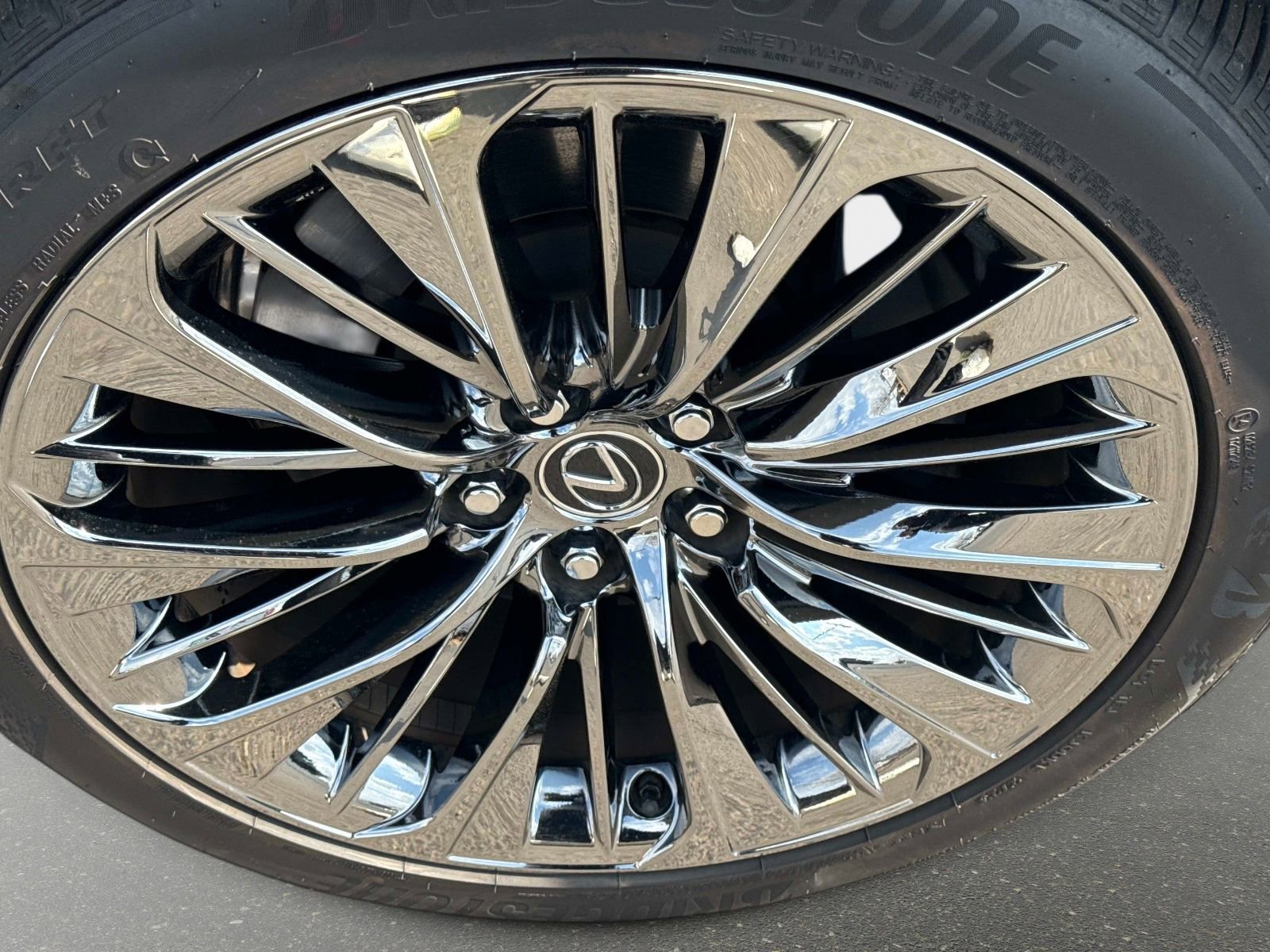 Used 2023 Lexus LS 500 w/ Interior Upgrade Package image 10