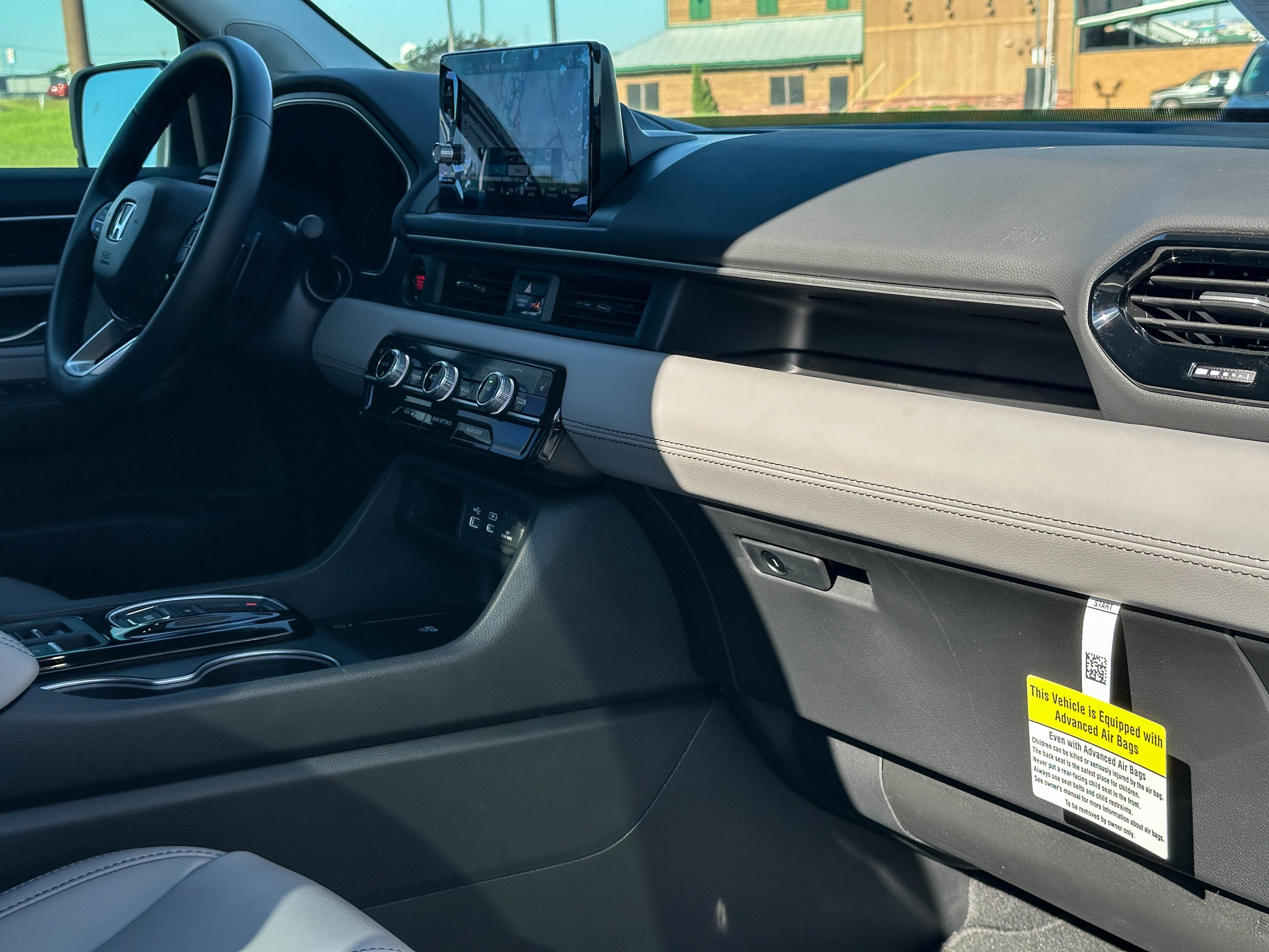 Used 2025 Honda Pilot Touring image 27