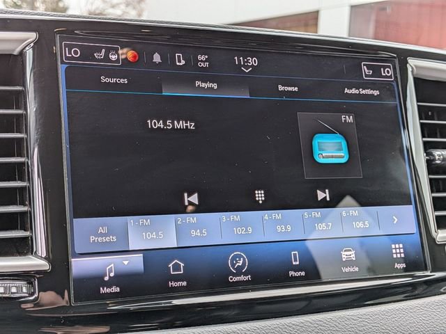 Used 2023 Chrysler Pacifica Touring-L image 21