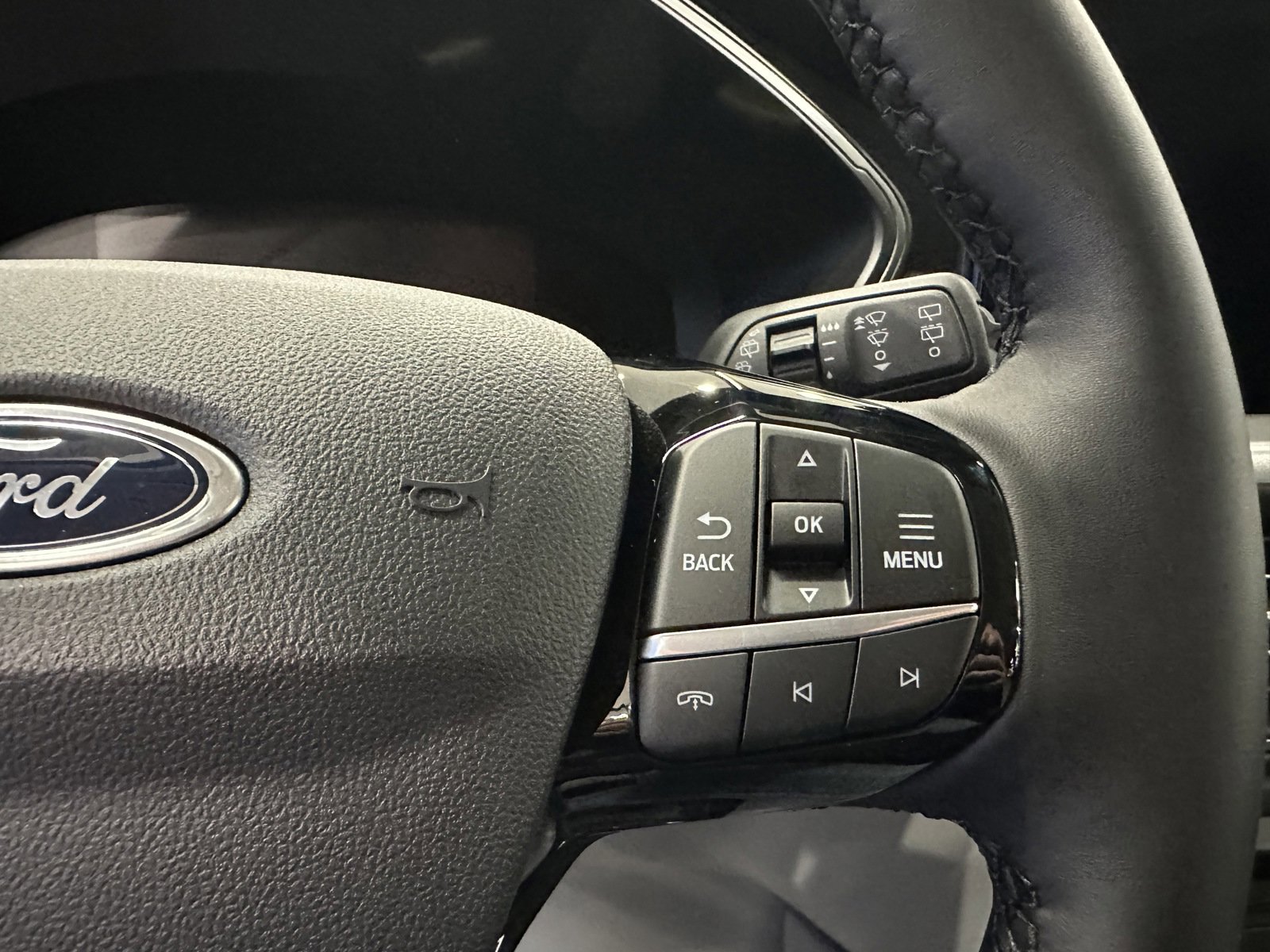 Used 2024 Ford Escape SE image 23