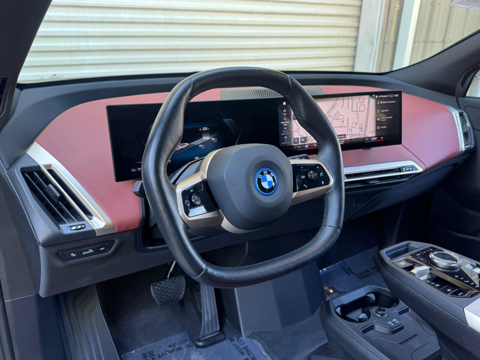 Used 2022 BMW iX xDrive50 w/ Premium Package AWD/4WD image 13