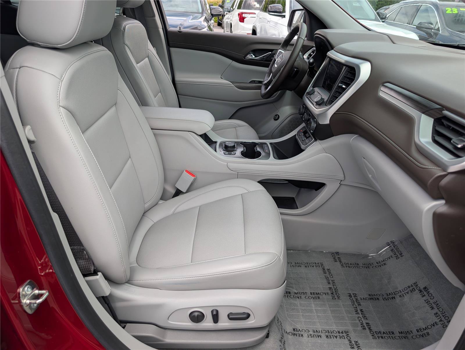 Used 2023 GMC Acadia SLT w/ Technology Package AWD/4WD image 11