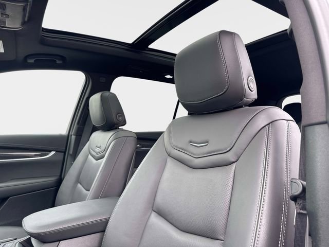 Used 2025 Cadillac XT6 Sport w/ LPO, Floor Liner Package image 19