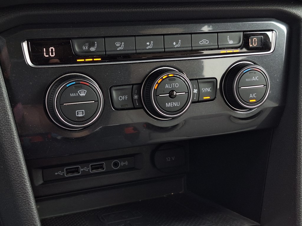 Used 2020 Volkswagen Tiguan SEL Premium R-Line AWD/4WD image 23