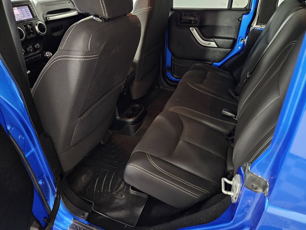 Used 2015 Jeep Wrangler Unlimited Sahara w/ Dual Top Group AWD/4WD image 26