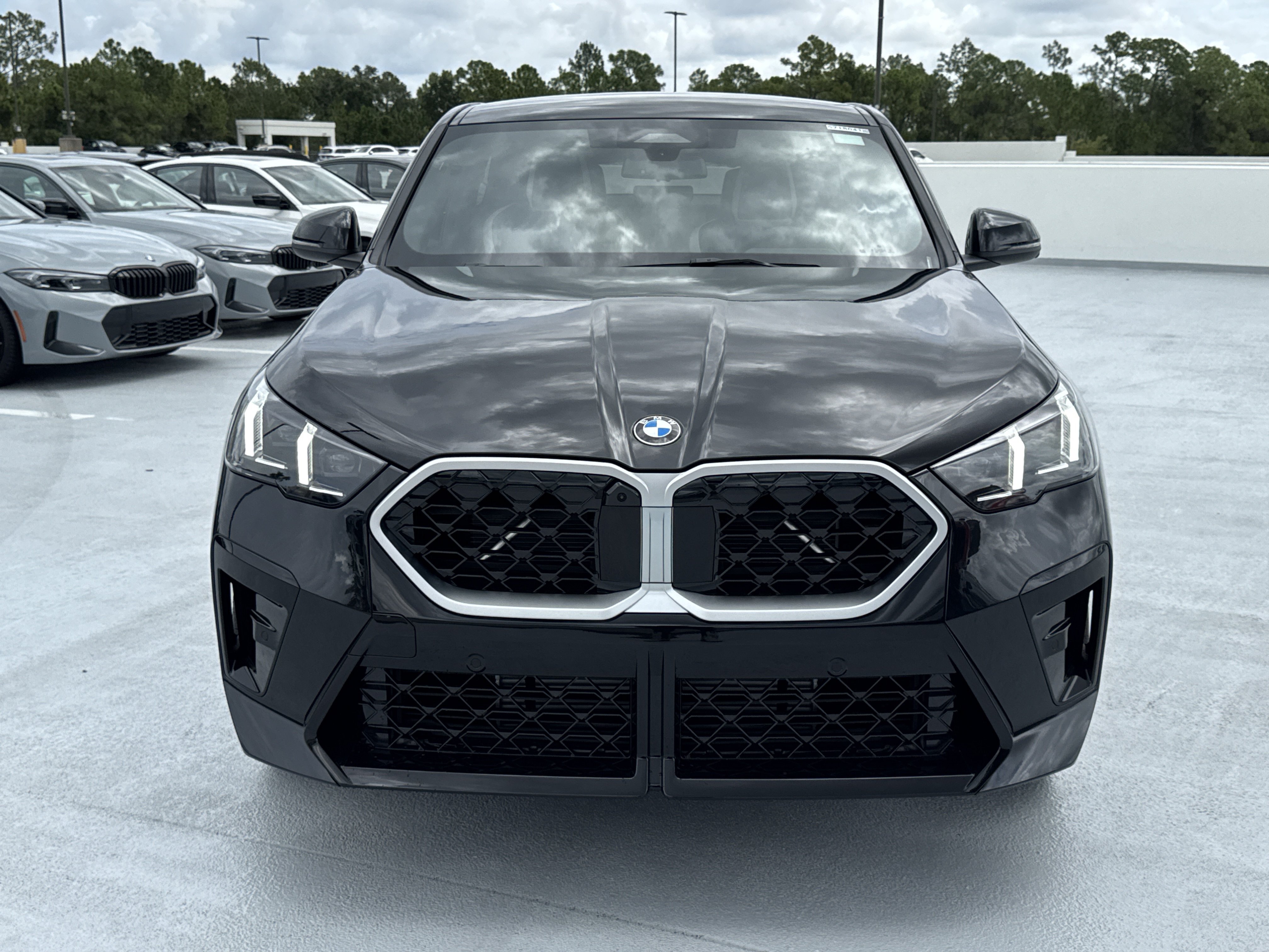 New 2026 BMW X2 xDrive28i w/ Technology Package AWD/4WD image 2