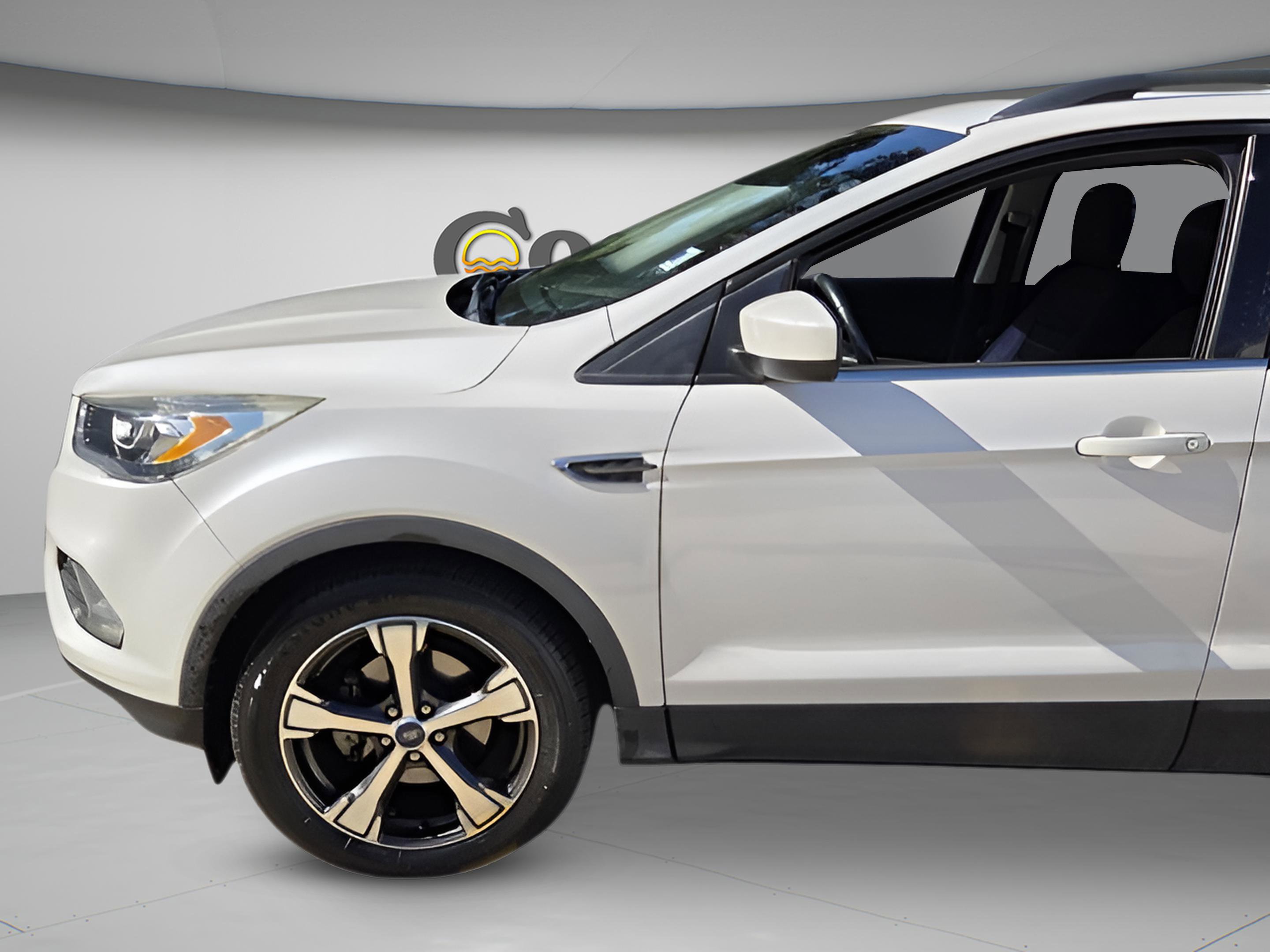 Used 2018 Ford Escape SEL w/ Ford Safe & Smart Package image 16