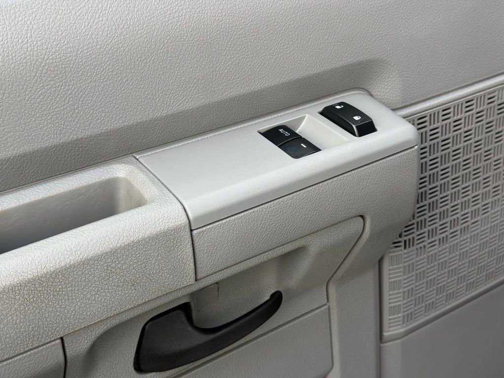 Used 2022 Ford E-450 and Econoline 450 Super Duty w/ Power Windows & Locks Group image 16