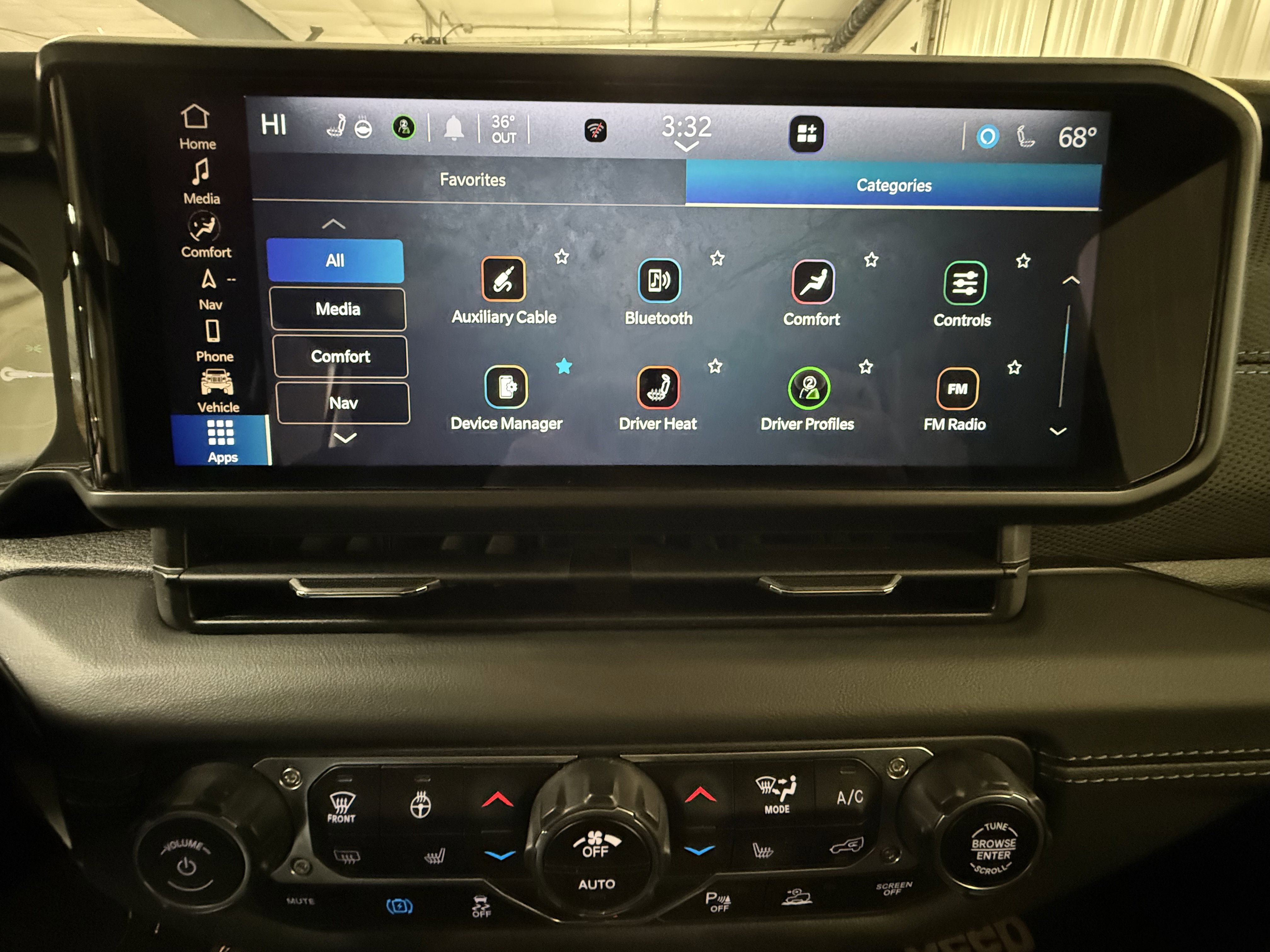 Used 2024 Jeep Wrangler Unlimited Rubicon 4xe w/ Technology Group image 40