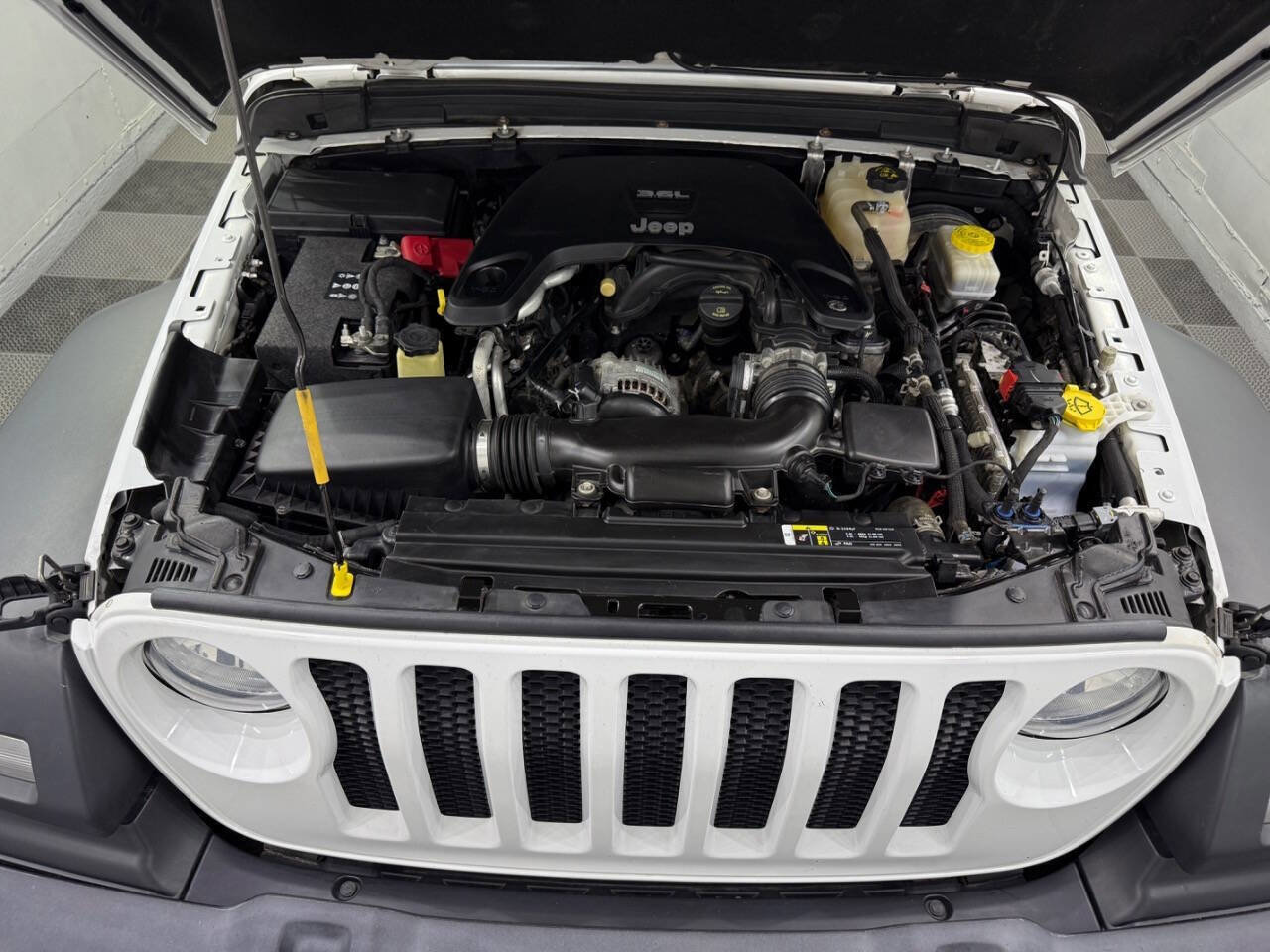 Used 2018 Jeep Wrangler Unlimited Sport S image 33