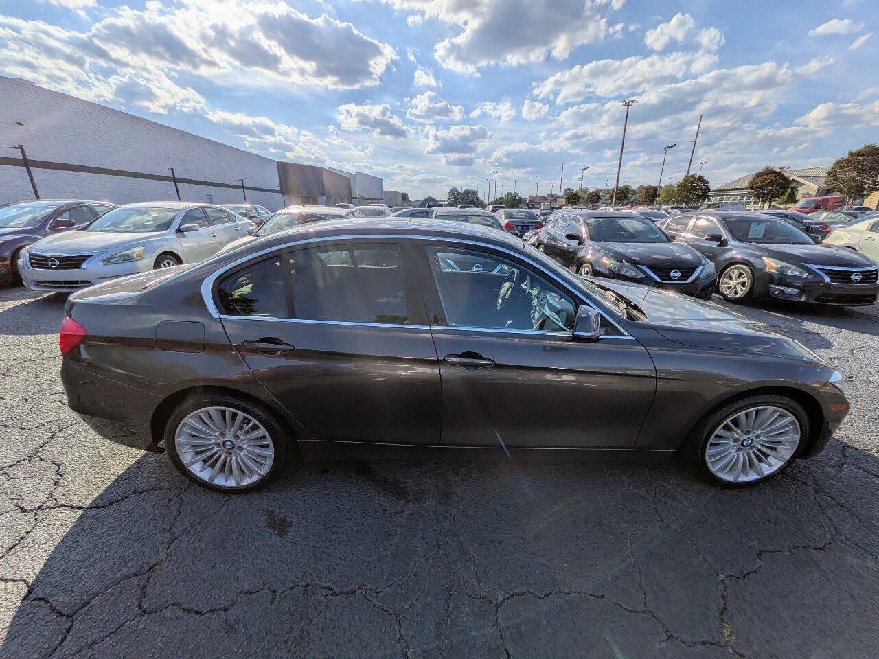 Used 2013 BMW 328i xDrive Sedan AWD/4WD image 10