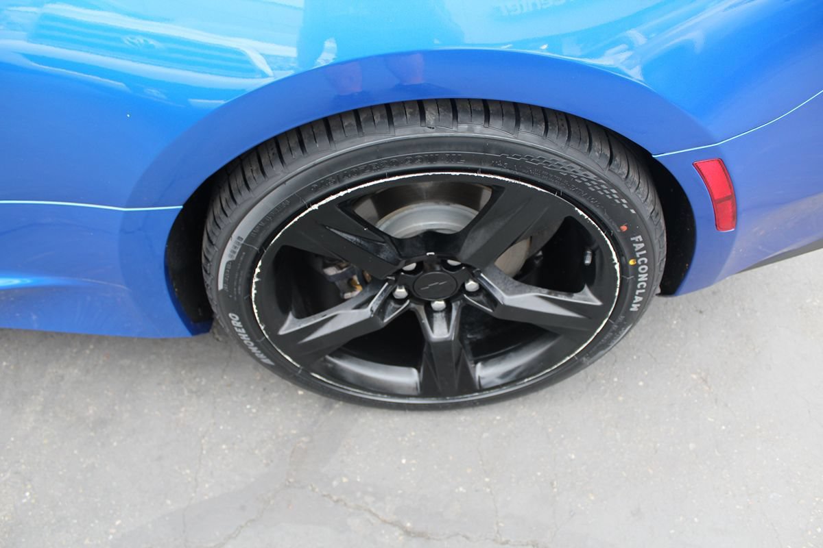 Used 2017 Chevrolet Camaro LT RWD image 13