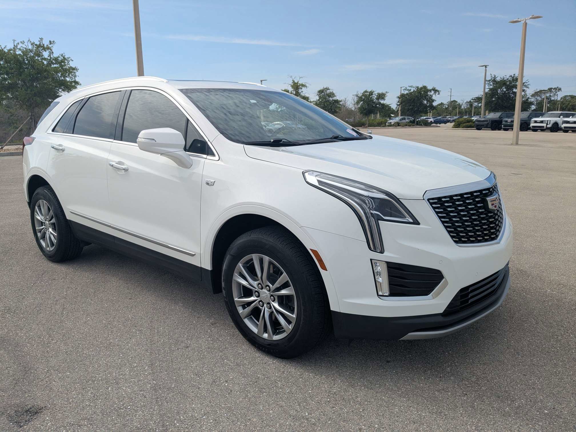 Used 2022 Cadillac XT5 Premium Luxury FWD image 2