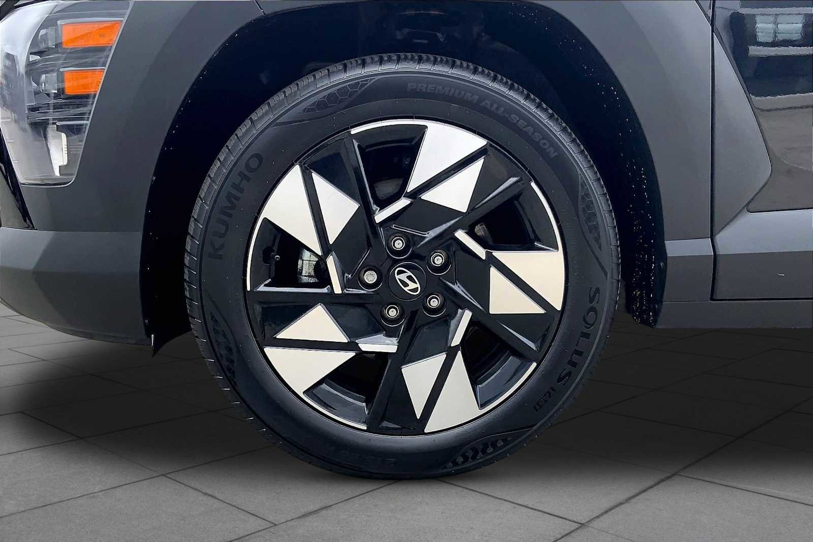 Used 2024 Hyundai Kona SEL FWD image 10