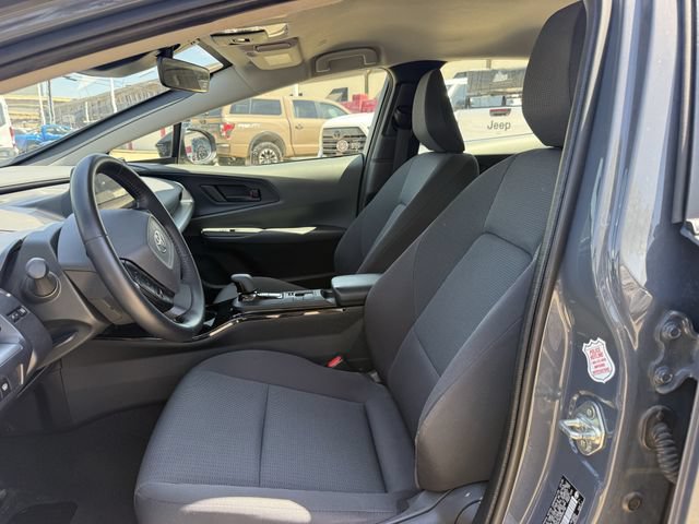 Used 2025 Toyota Prius LE FWD image 24