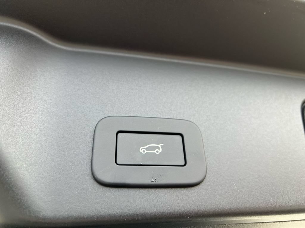 New 2026 Land Rover Range Rover Evoque Dynamic SE AWD/4WD image 28
