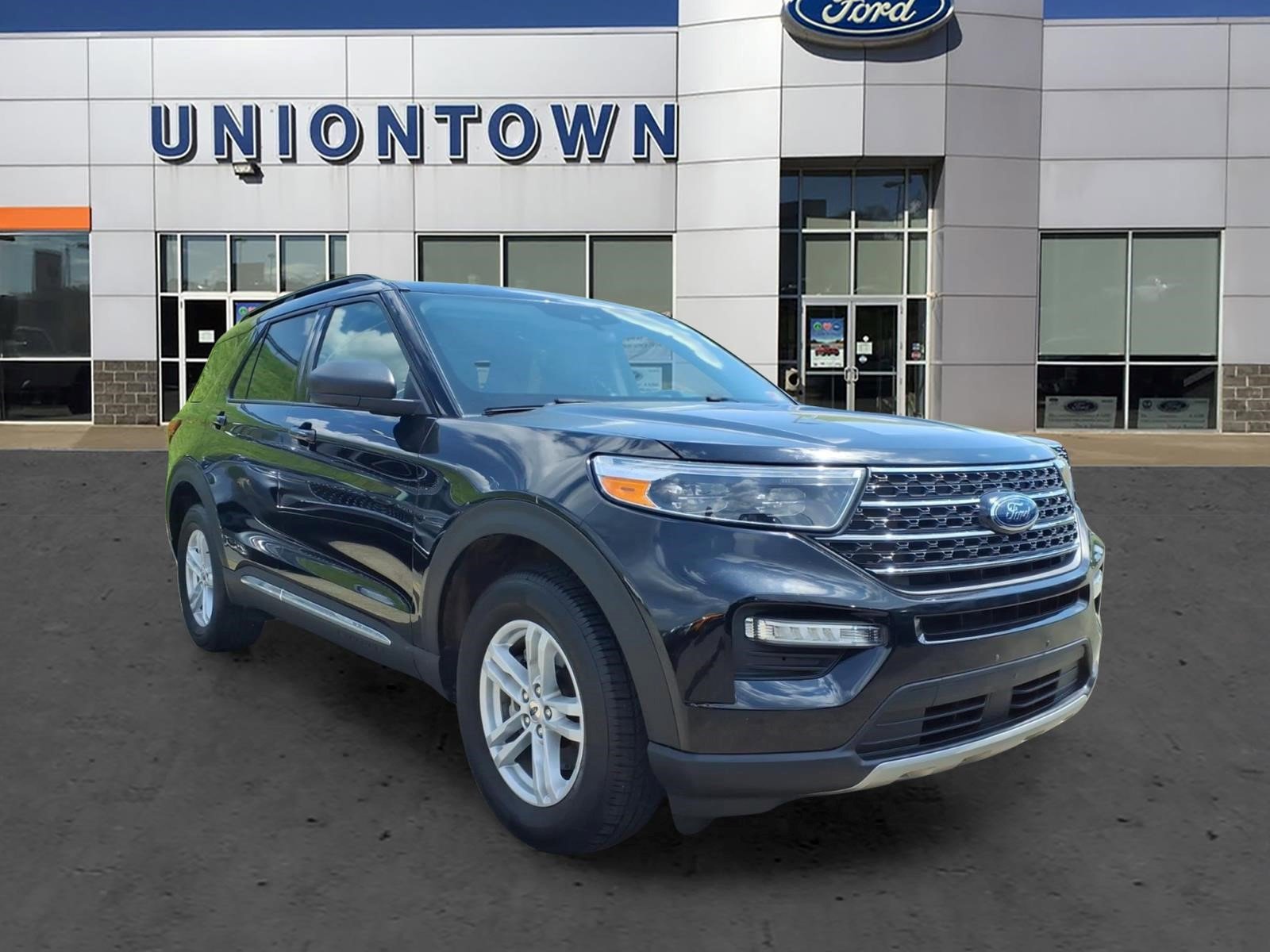 Used 2021 Ford Explorer XLT w/ Equipment Group 202A AWD/4WD image 1