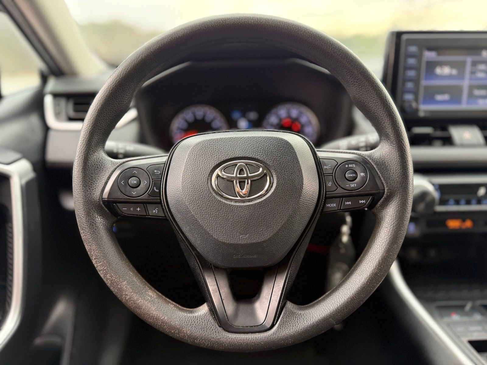 Used 2021 Toyota RAV4 LE image 24