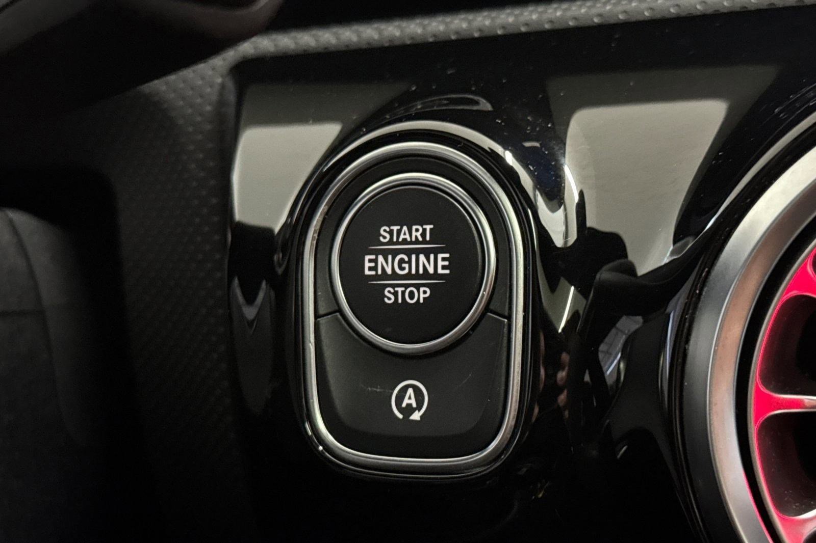 Used 2023 Mercedes-Benz CLA 35 AMG 4MATIC image 32