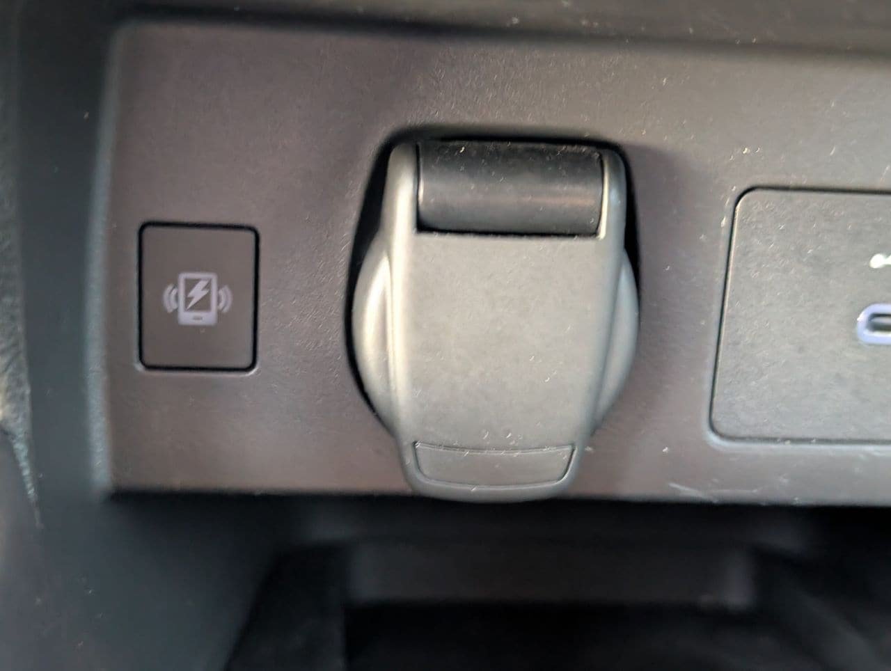Certified 2025 Nissan Versa SR w/ Trunk Package FWD image 19