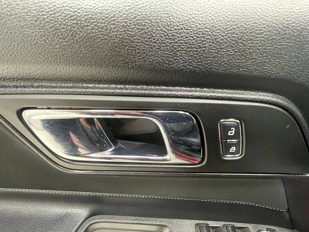 Used 2017 Ford Mustang Convertible RWD image 18