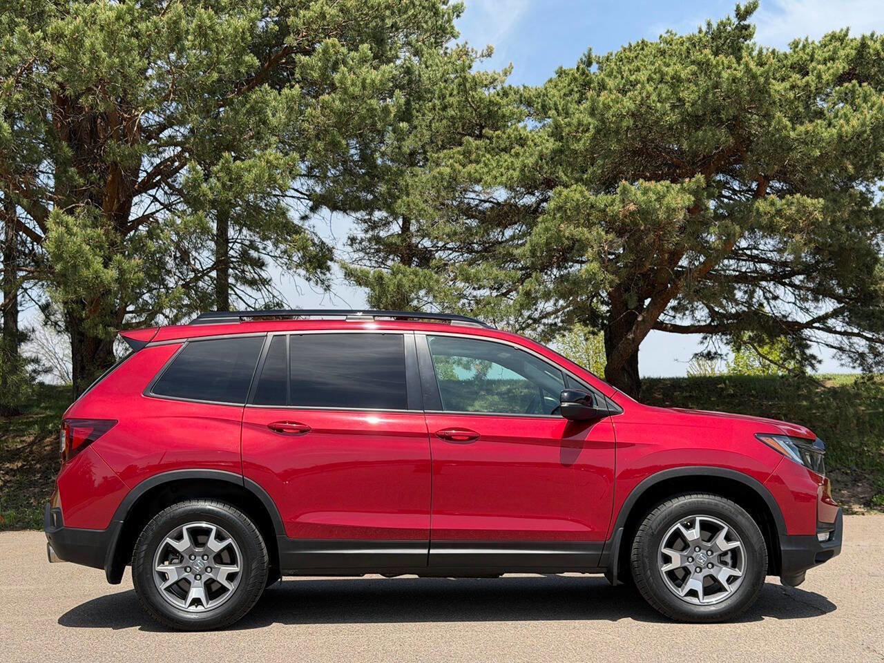 Used 2022 Honda Passport TrailSport image 2