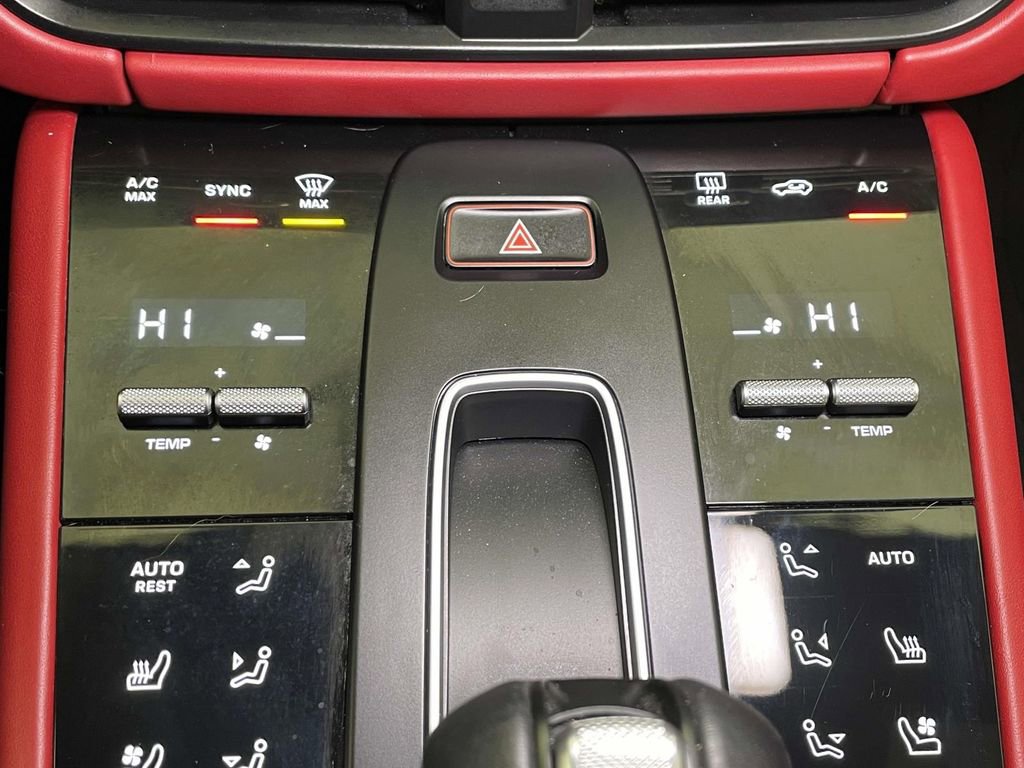 Used 2023 Porsche Macan image 33