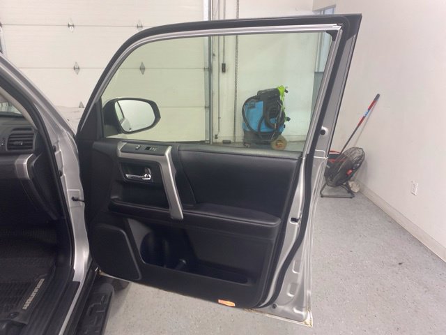 Used 2016 Toyota 4Runner SR5 AWD/4WD image 27