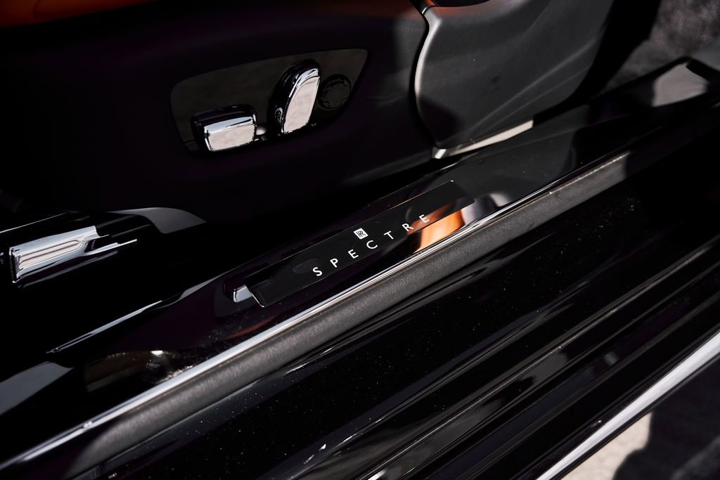Used 2025 Rolls-Royce Spectre w/ Spectre Launch Package image 33