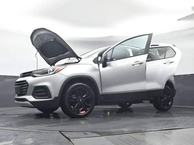 Used 2021 Chevrolet Trax LT w/ Redline Edition AWD/4WD image 38