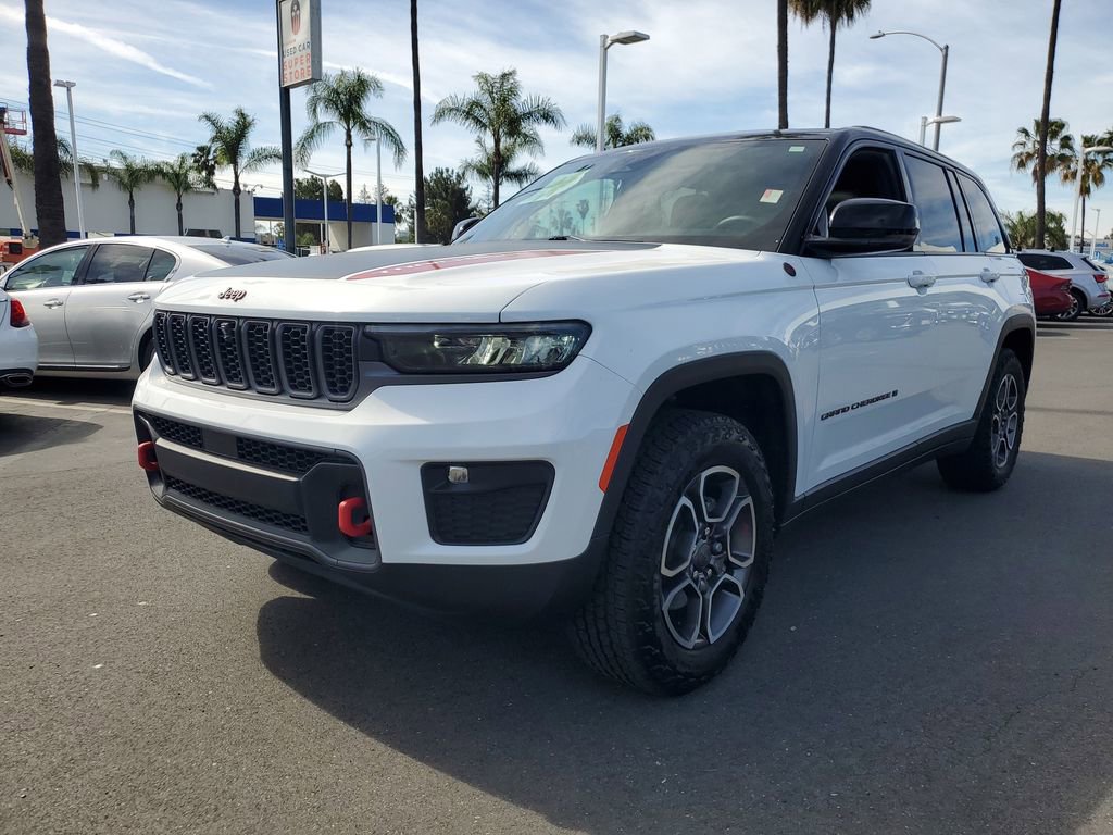 Used 2022 Jeep Grand Cherokee Trailhawk w/ Luxury Tech Group III image 2